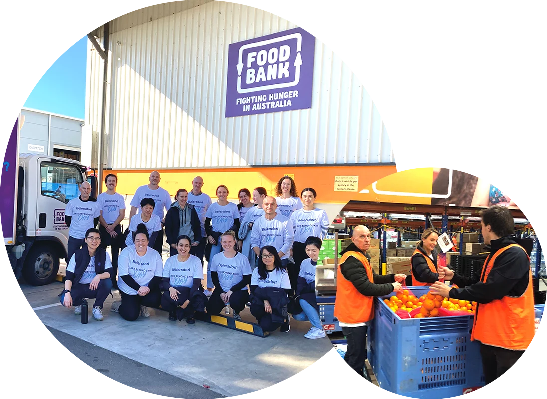 In Australia, employees helped the non-profit organization Foodbank pack food parcels for people in need. (photo)